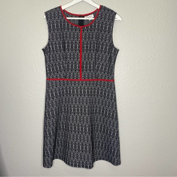 THML Dresses & Skirts - THML Sleeveless Dress * Black White * Large